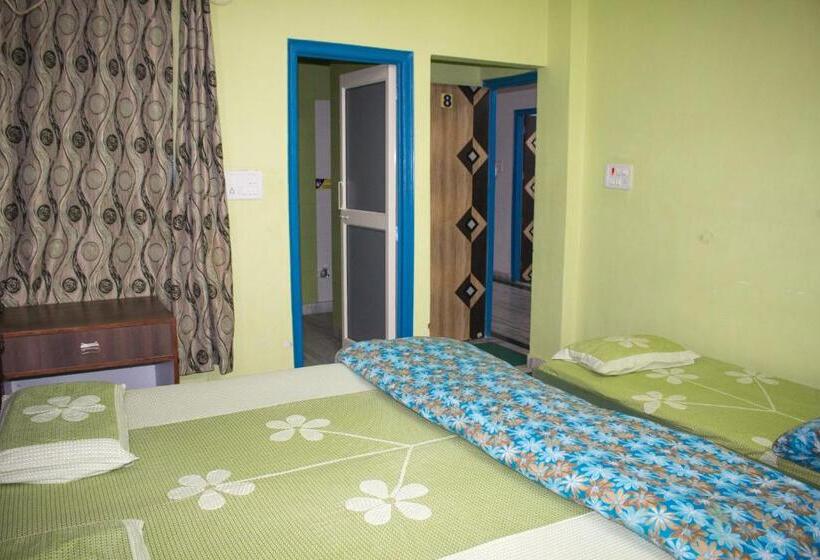 标准三人间, Golden Crown Laxman Jhula