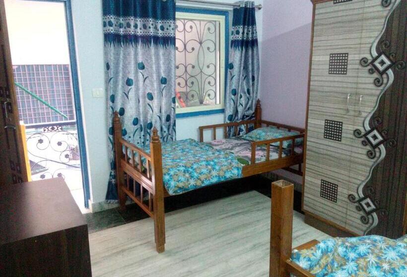 标准间带阳台, Golden Crown Laxman Jhula