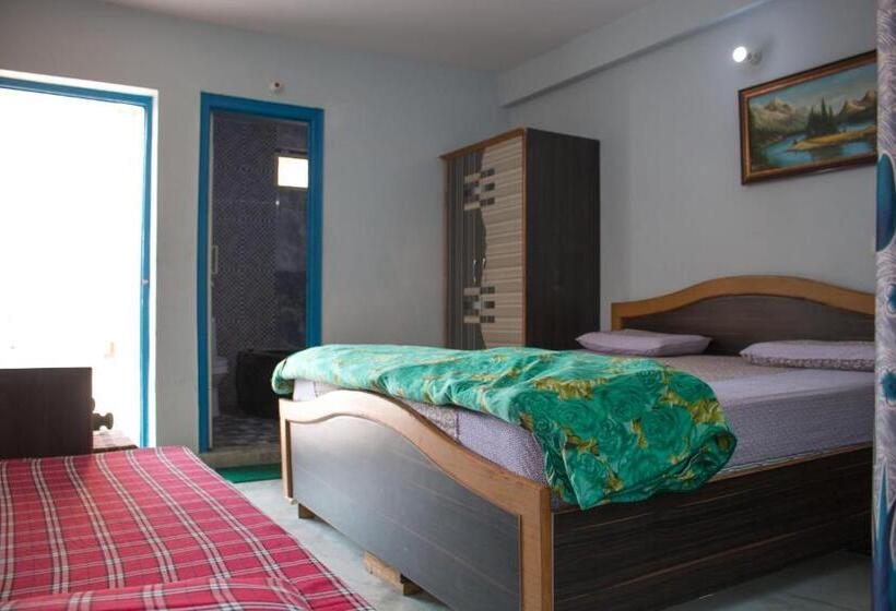 Standard Triple Room with Terrace, Golden Crown Laxman Jhula