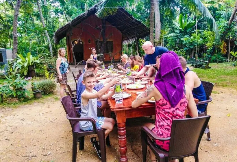 Talo 1 Makuuhuone, Lakeside Cabana Tissamaharama