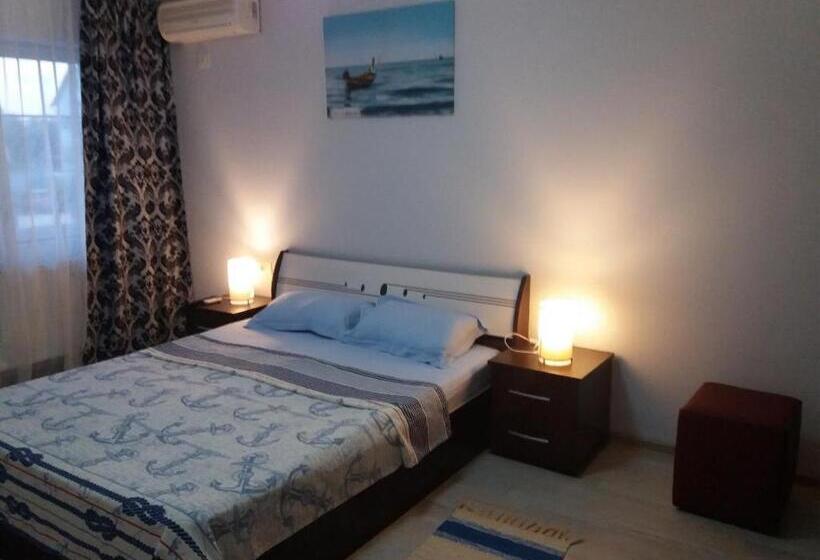 سوئیت 2 خوابه, Casa Alba