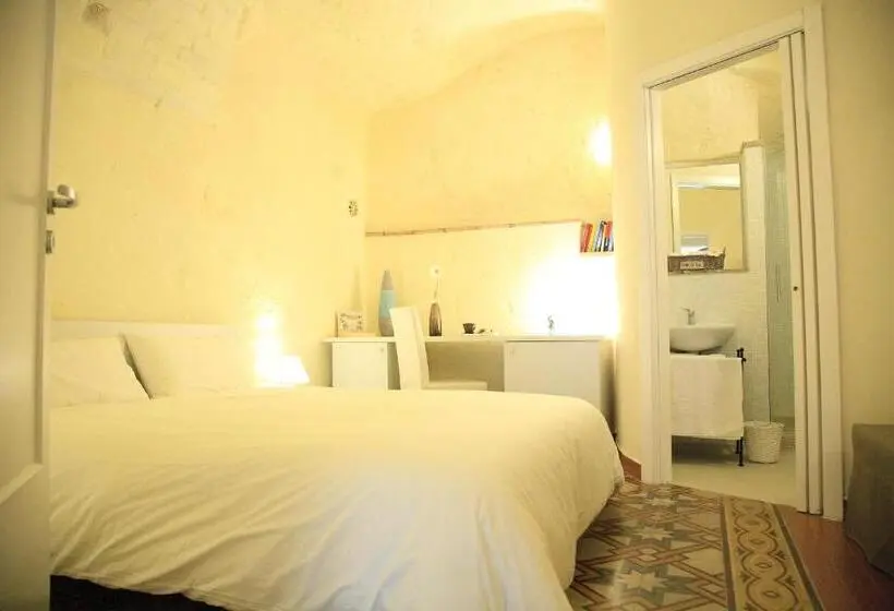 اتاق استاندارد, La Neviera Nei Sassi