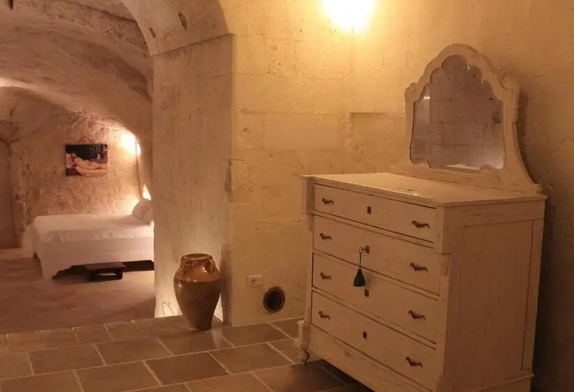 اتاق استاندارد چهار تخته, La Neviera Nei Sassi