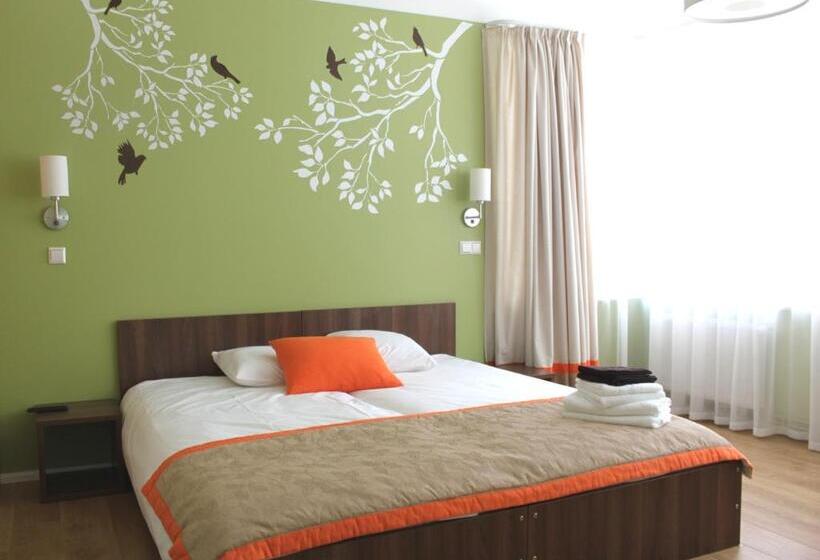 اتاق استاندارد, Martas Nams