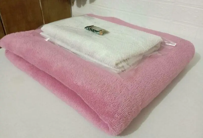 ルームシェアのワンベッド, Hostel Do Gui