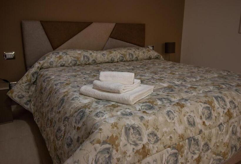 غرفة قياسية رباعية, Independence House Holiday