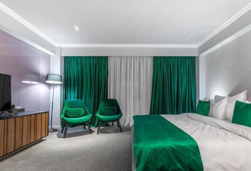 Номер Стандарт, Kristal Focsani