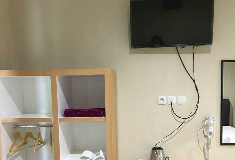 Номер Deluxe, Wisma Syariah Uinsu Medan Mitra Reddoorz