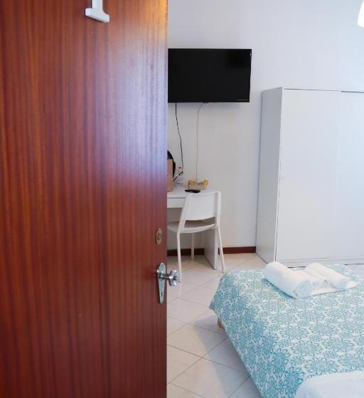 اتاق استاندارد با سرویس بهداشتی مشترک, Guest House Malaguzzi