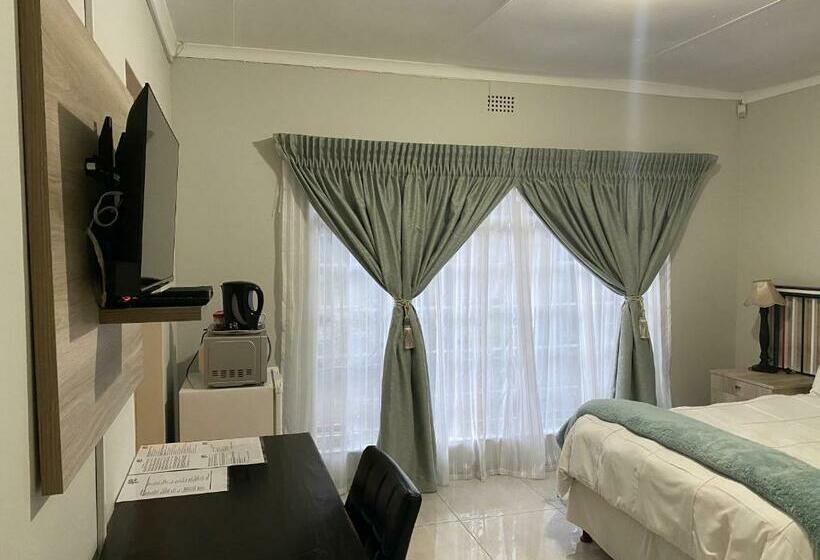 プールビュースタンダードルーム, Ndzuti Guest House