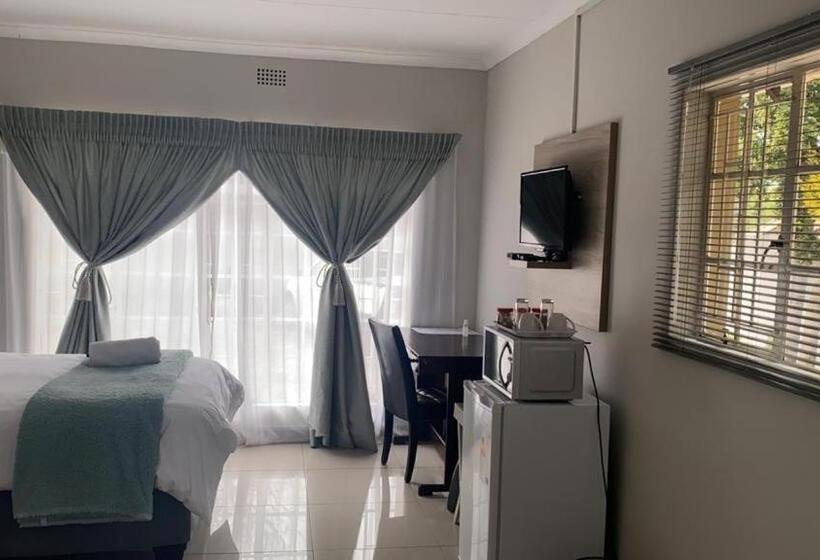 Номер Стандарт, Ndzuti Guest House