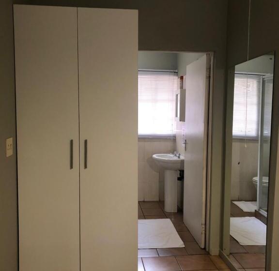 デラックスルーム, Ndzuti Guest House