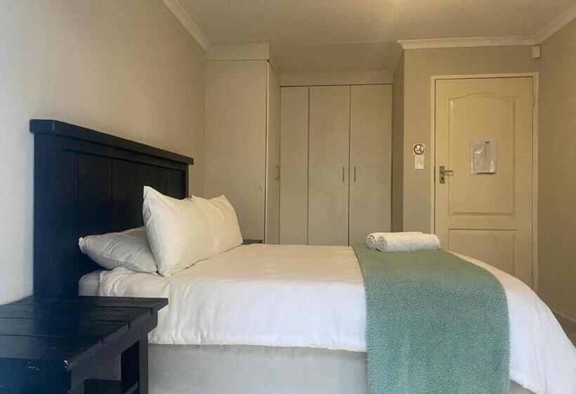 バルコニー付きスタンダードルーム, Ndzuti Guest House