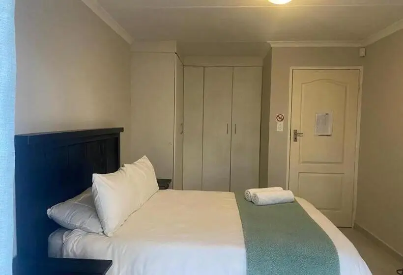 バルコニー付きスタンダードルーム, Ndzuti Guest House