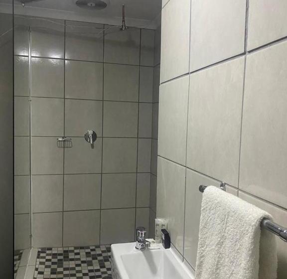 バルコニー付きスタンダードルーム, Ndzuti Guest House