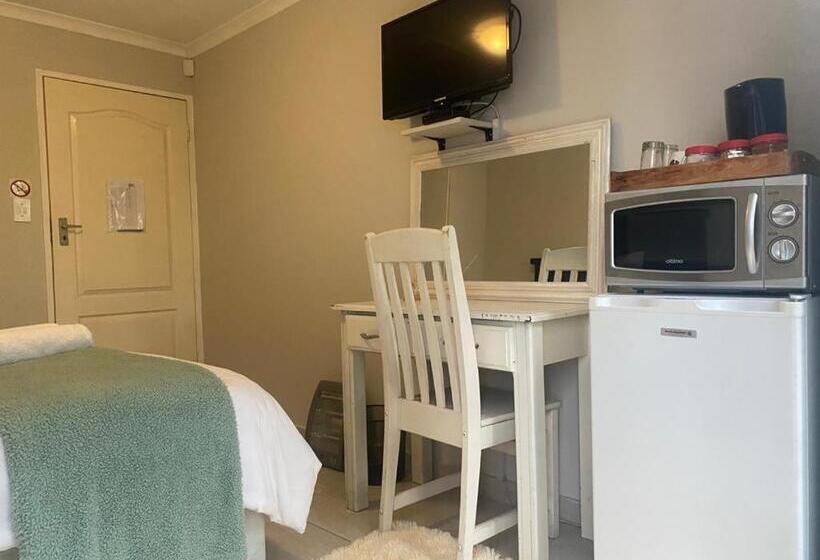 バルコニー付きスタンダードルーム, Ndzuti Guest House