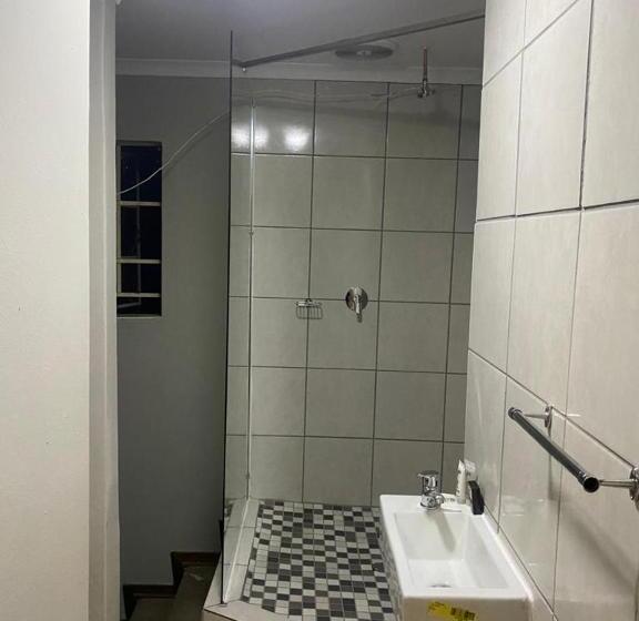 バルコニー付きスタンダードルーム, Ndzuti Guest House