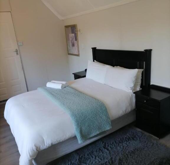 Номер Стандарт Вид на Сад, Ndzuti Guest House