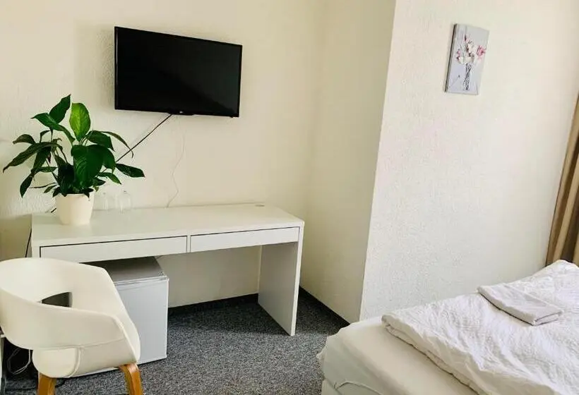 キングサイズベッドのスタンダードルーム, Swiss Hotel Krummen Eich Pratteln Free Parking