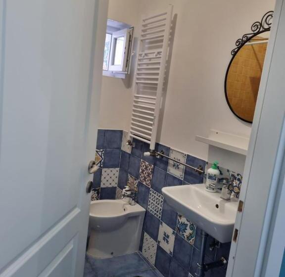 اتاق کلاسیک سه تخته, B&b Sognando Vietri