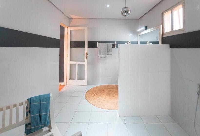 غرفة ديلوكس مطلّة علي البحر مزوَّدة بشُرفة, B4 Boutique