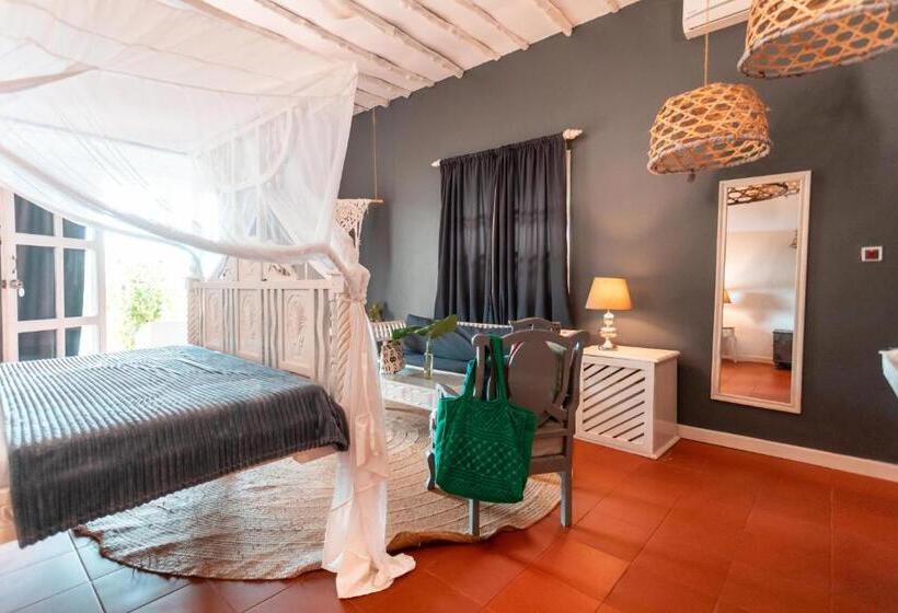 غرفة ديلوكس مطلّة علي البحر مزوَّدة بشُرفة, B4 Boutique