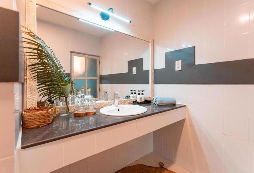 غرفة ديلوكس مطلّة علي البحر, B4 Boutique