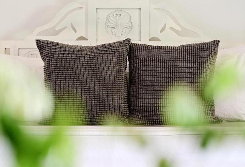 غرفة قياسية مطلّة علي الحديقة, B4 Boutique