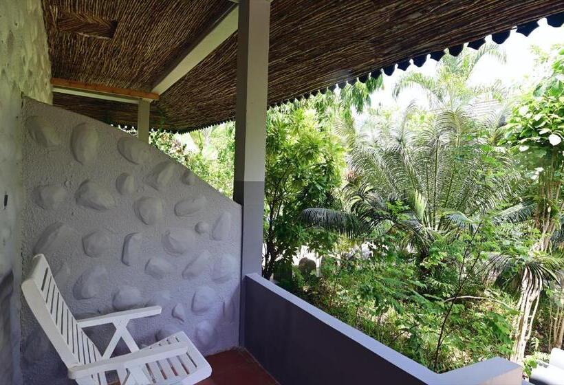 غرفة قياسية مطلّة علي الحديقة, B4 Boutique