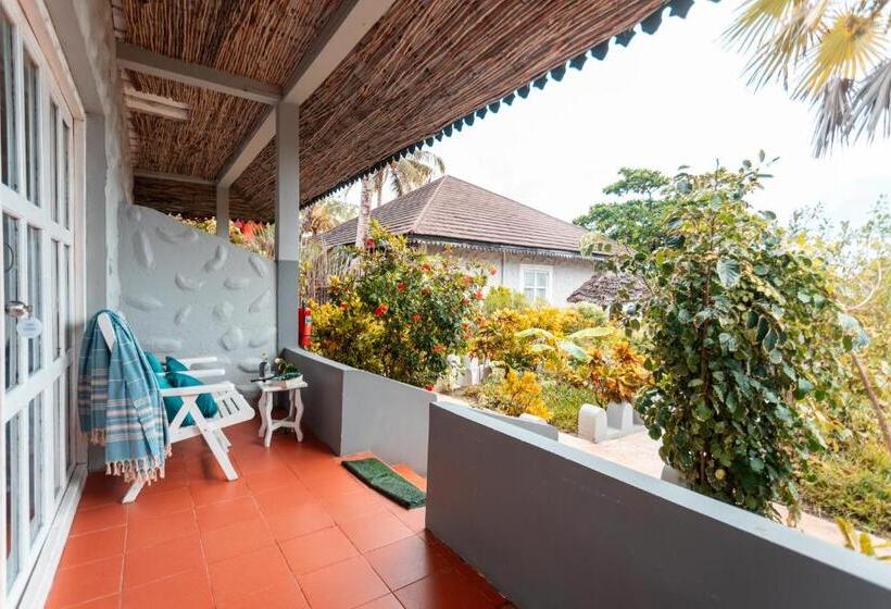 غرفة قياسية مطلّة علي الحديقة, B4 Boutique