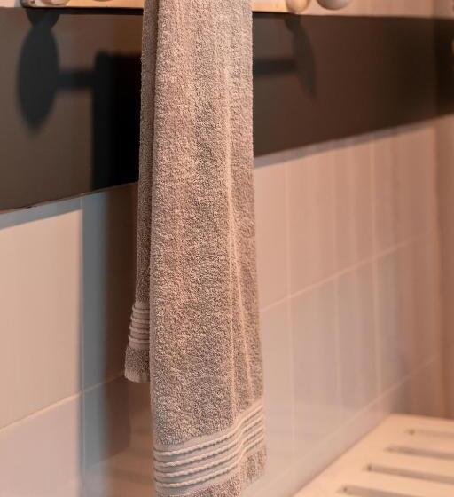 غرفة قياسية مطلّة علي حمام السباحة, B4 Boutique