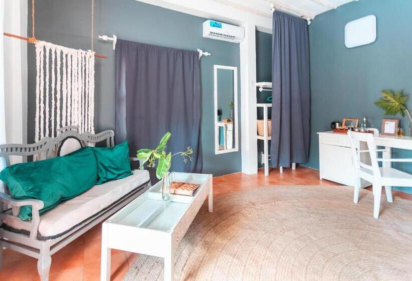 プールビュースタンダードルーム, B4 Boutique