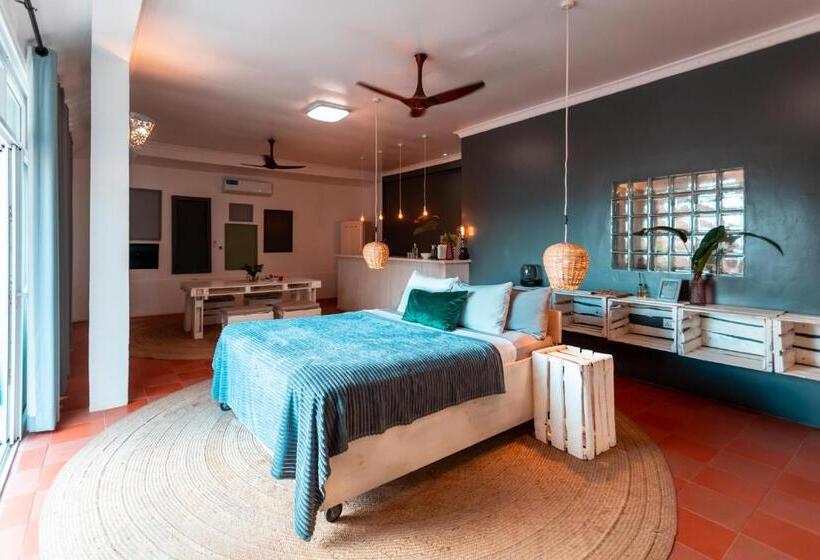 غرفة قياسية, B4 Boutique