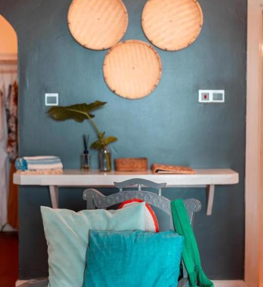 غرفة ديلوكس مطلّة علي البحر مزوَّدة بشُرفة, B4 Boutique