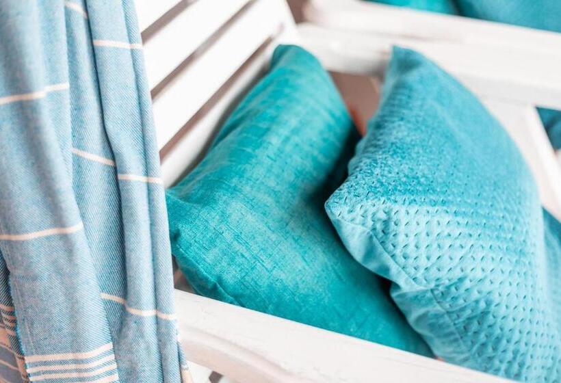 غرفة ديلوكس مطلّة علي البحر مزوَّدة بشُرفة, B4 Boutique