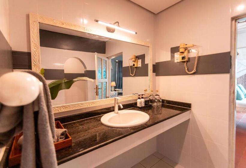 غرفة ديلوكس مطلّة علي البحر, B4 Boutique