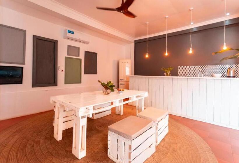 غرفة قياسية, B4 Boutique