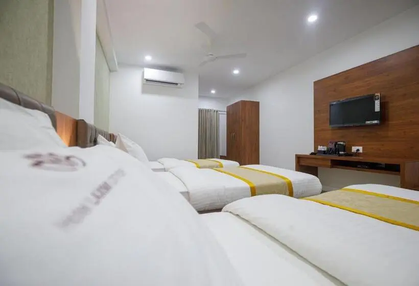 Chambre Triple Deluxe, Laxmi Cityside