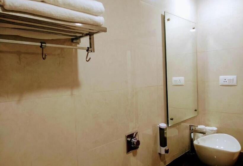 디럭스 트리플 룸, Laxmi Cityside