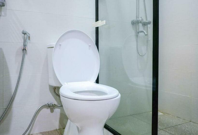 Номер Стандарт, Reddoorz  Near Trans Studio Mall Cibubur 3
