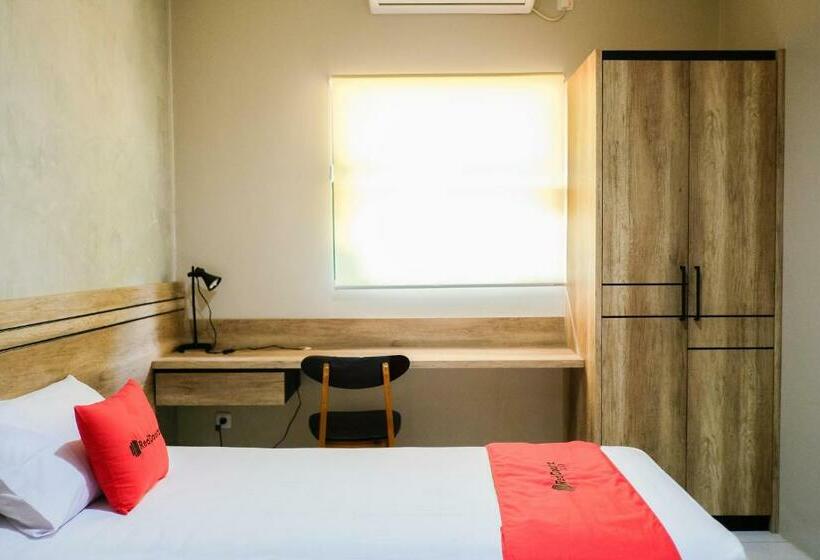 标准间, Reddoorz  Near Trans Studio Mall Cibubur 3