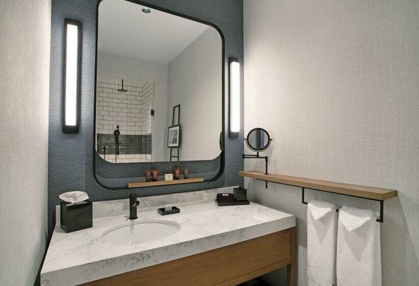 غرفة قياسية سرير كينج, The Farnam, Autograph Collection