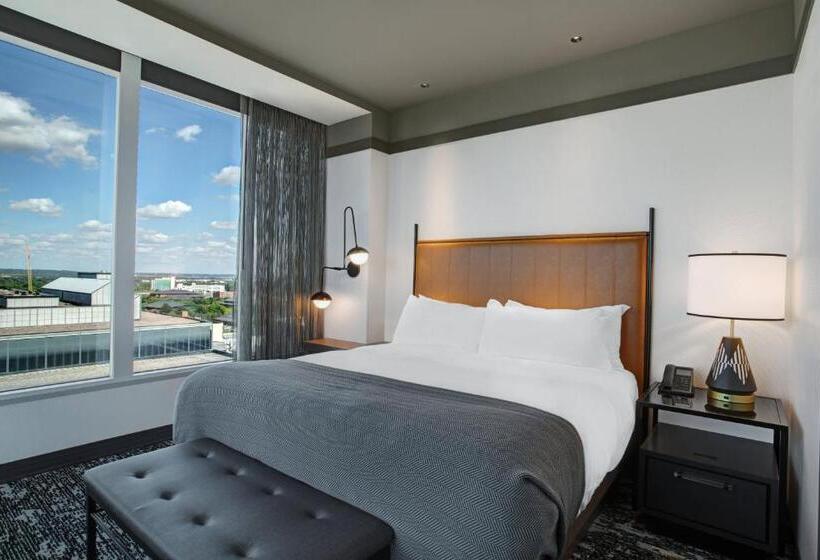 جناح سرير كينج, The Farnam, Autograph Collection