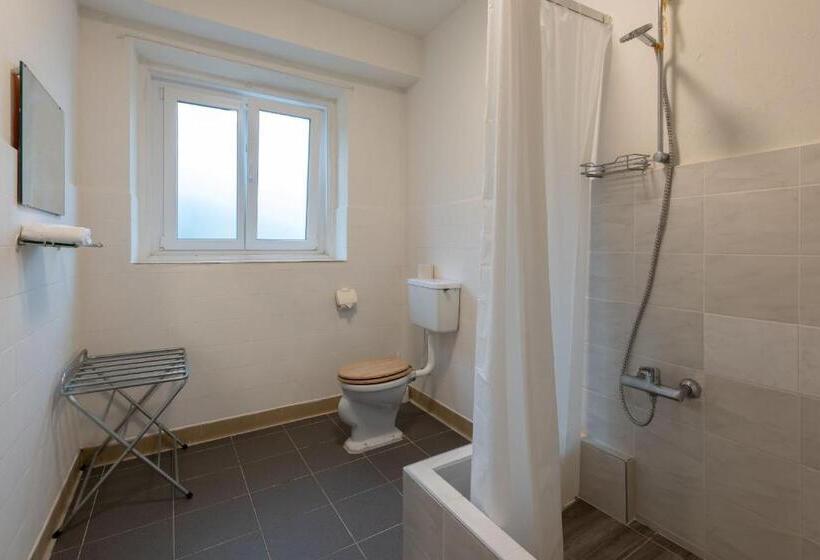 Четырехместный Номер Стандарт, Grischalodge Das Hotel Mit Bergblick Seit 1929   Bitte Beachten Sie Beim Buchen Auf Die Zimmerkatego