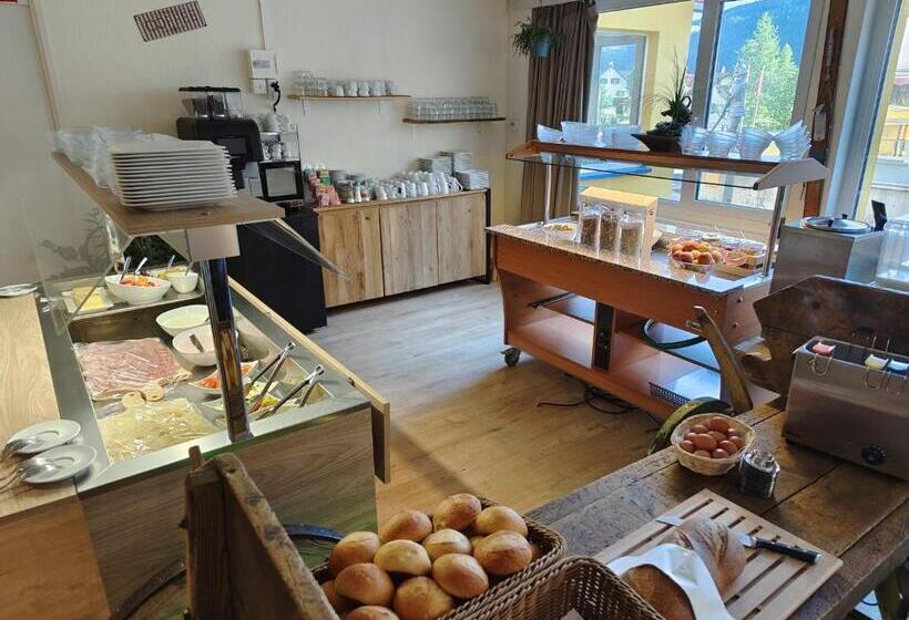 Номер Стандарт Трехместный, Grischalodge Das Hotel Mit Bergblick Seit 1929   Bitte Beachten Sie Beim Buchen Auf Die Zimmerkatego