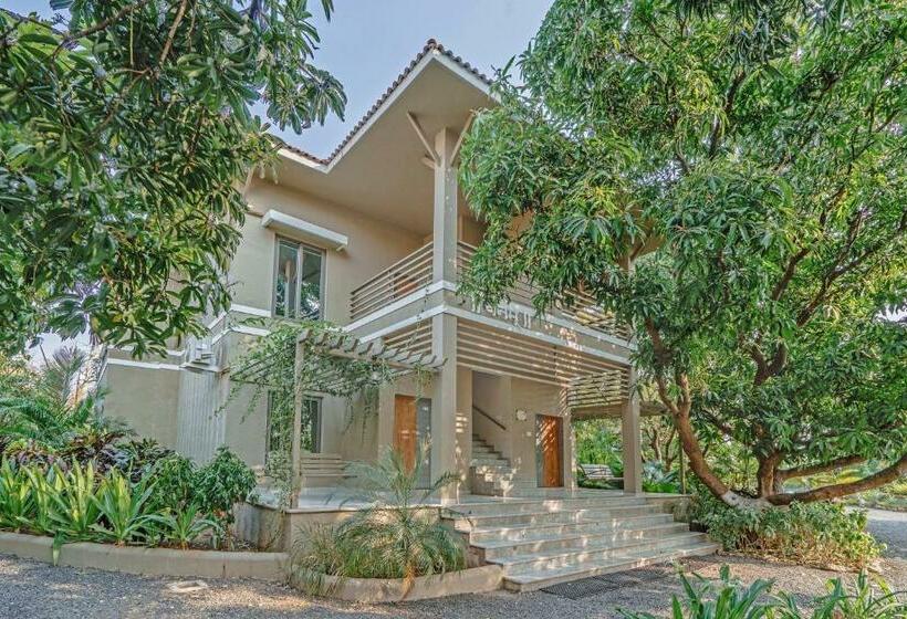 חדר קלאסי, Sterling Gir