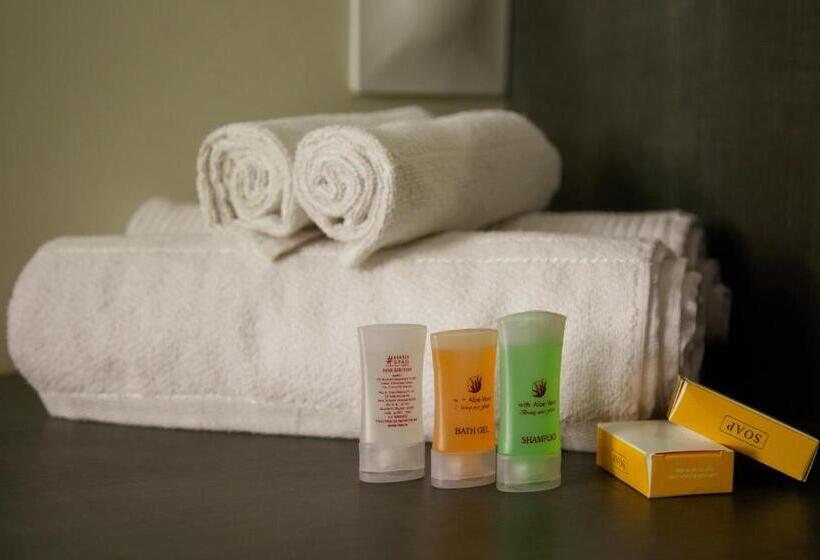 חדר קלאסי, Sterling Gir