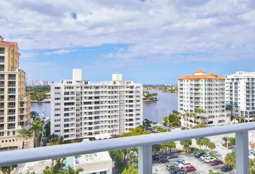 带大床的标准间, Ac Hotel By Marriott Fort Lauderdale Beach