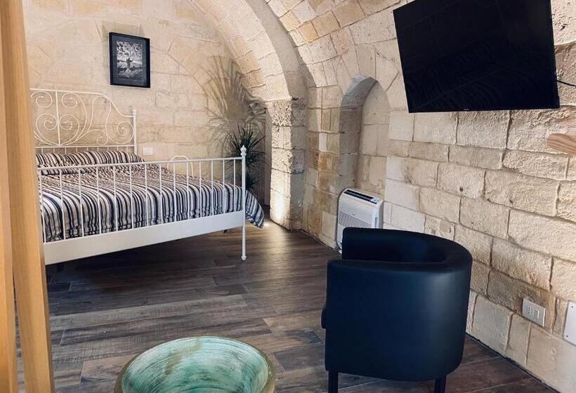 غرفة قياسية مزوَّدة بجاكوزي, Classe 51   B&b Con Jacuzzi