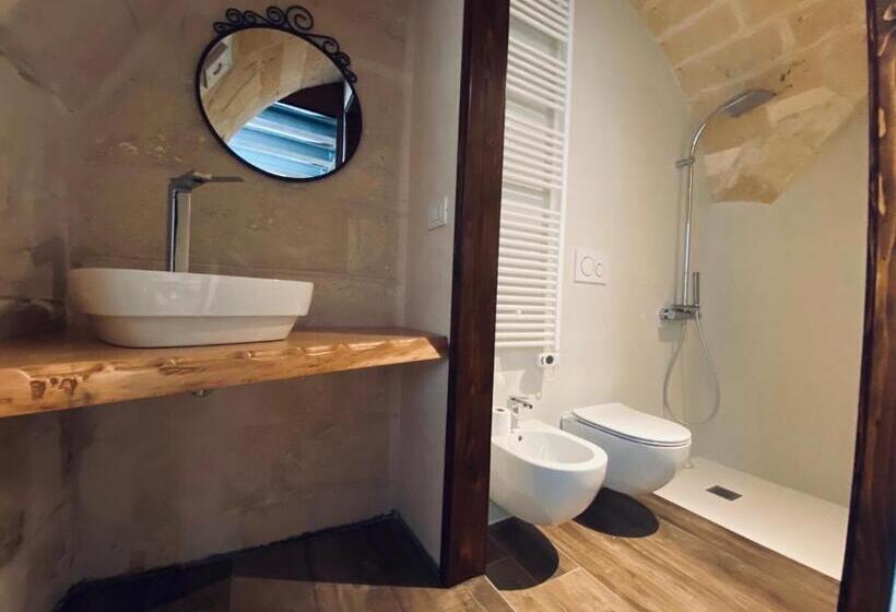 غرفة قياسية مزوَّدة بجاكوزي, Classe 51   B&b Con Jacuzzi